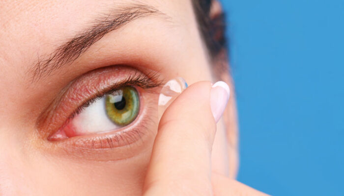 6 mistakes to avoid while wearing contact lenses